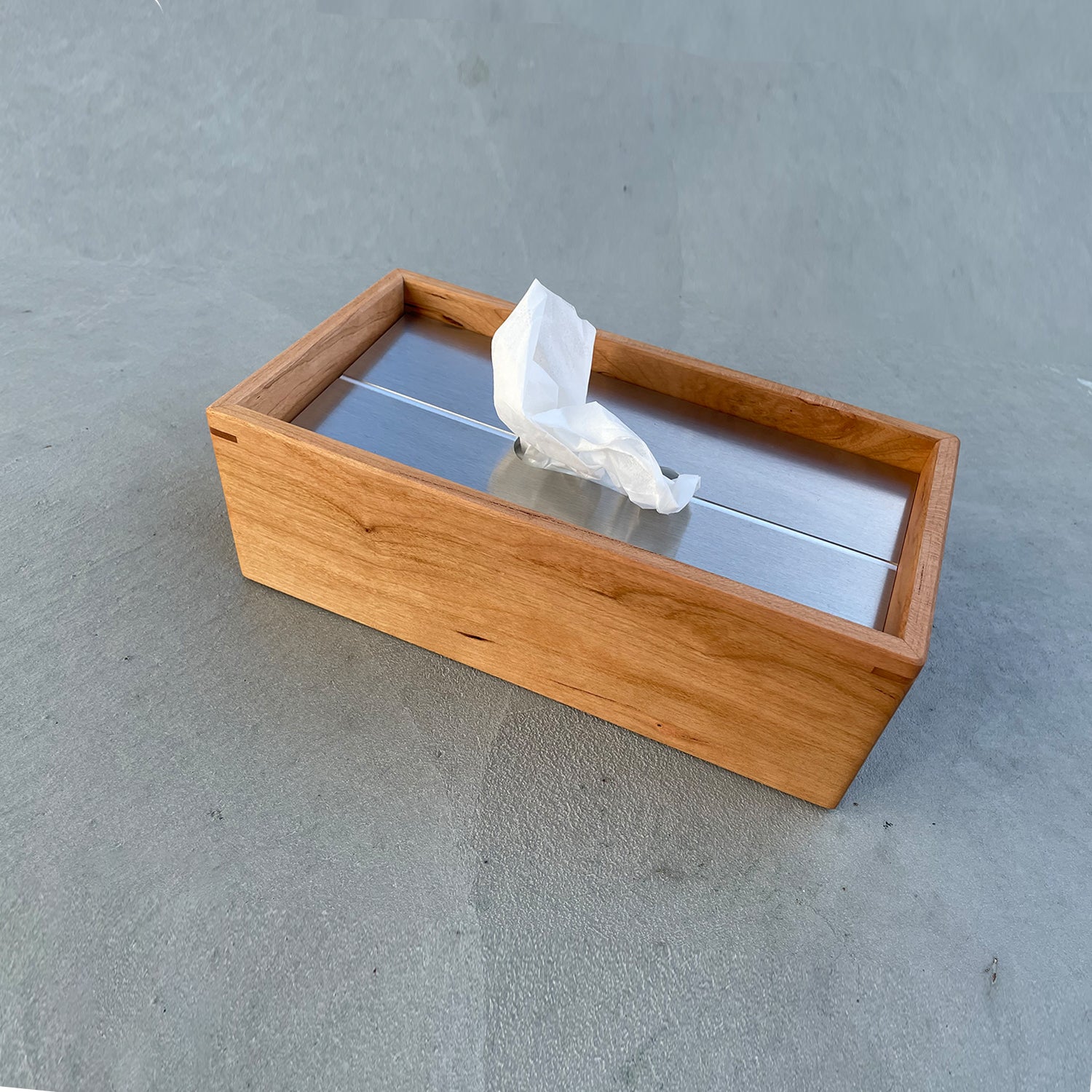 ティッシュボックス :Wood(チェリー材)× アルミ